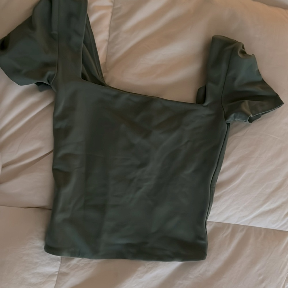 Aritzia top